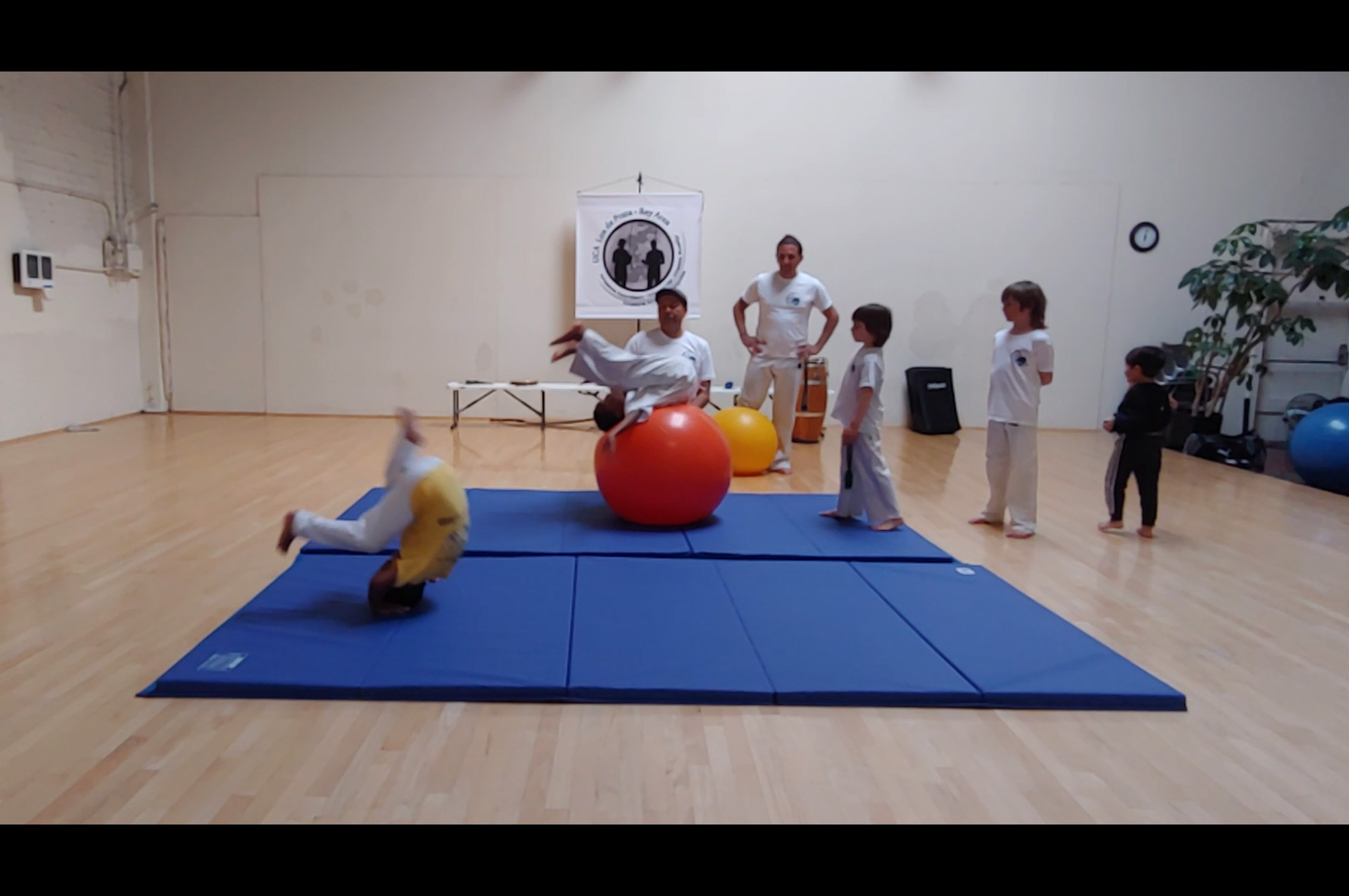 Kids class - Acrobatics